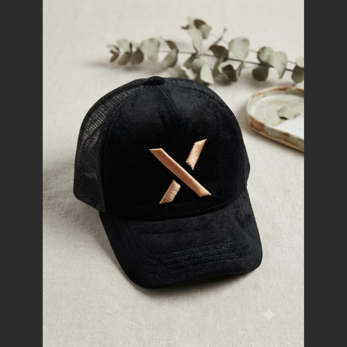 black wellwet cap